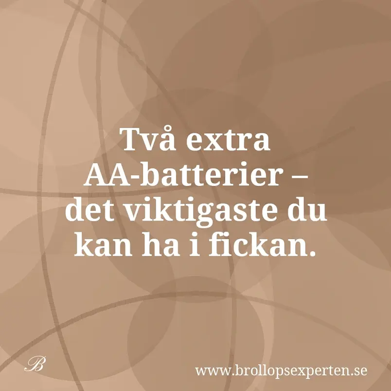 Två extra AA-batterier – det viktigaste du kan ha i fickan.