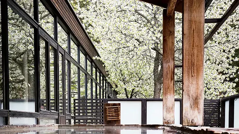 Yasuragi spa med japansk inredning och gäster i yukata